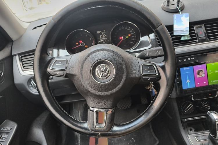 Used Volkswagen Bora 2015 Value Edition 1.6L Automatic Comfort Version Steering Wheel