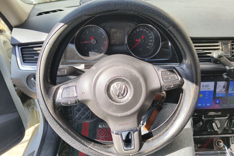 Used Volkswagen Bora 2015 Zhuihui Edition 1.6L Manual Comfort Model Steering Wheel