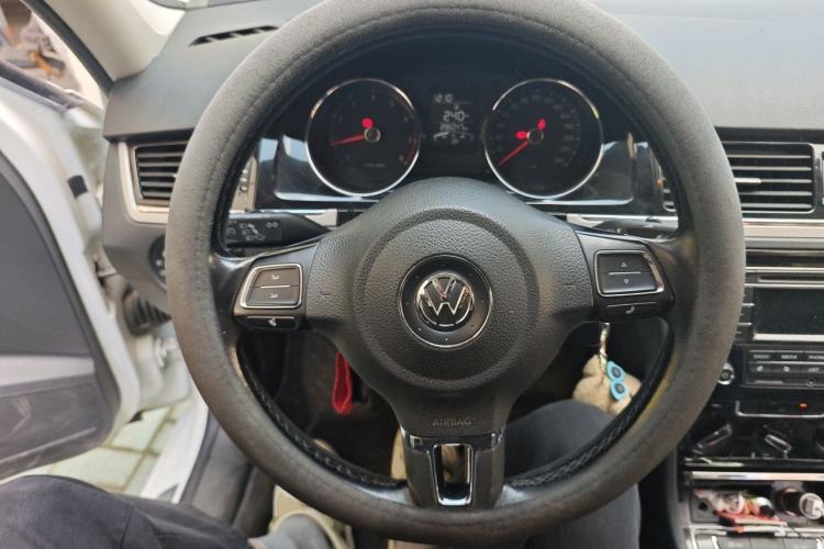 Used Volkswagen Bora 2015 Zhuihui Edition 1.6L Manual Comfort Model Steering Wheel