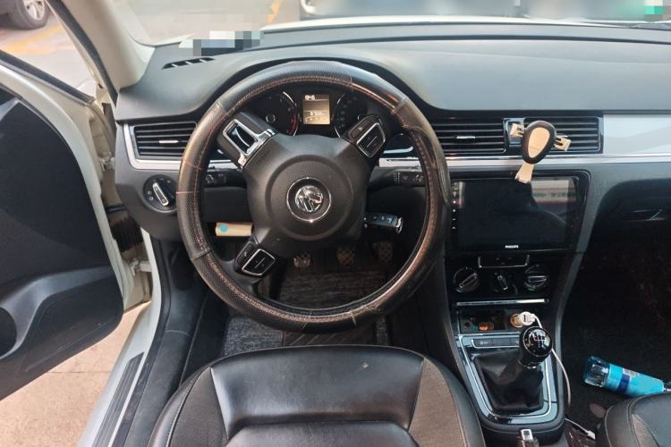 Used Volkswagen Bora 2015 Zhuihui Edition 1.6L Manual Comfort Model Steering Wheel