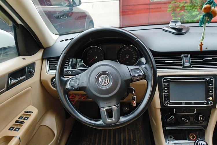 Used Volkswagen Bora 2015 Zhuihui Edition 1.6L Manual Comfort Model Steering Wheel