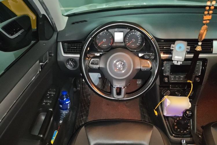 Used Volkswagen Bora 2015 Zhuihui Edition 1.6L Manual Comfort Model Steering Wheel