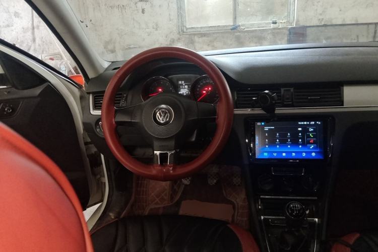 Used Volkswagen Bora 2015 Value Edition 1.6L Manual Fashionable Style Steering Wheel