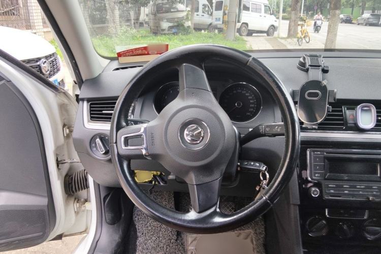 Used Volkswagen Bora 2015 Value Edition 1.6L Manual Fashionable Style Steering Wheel