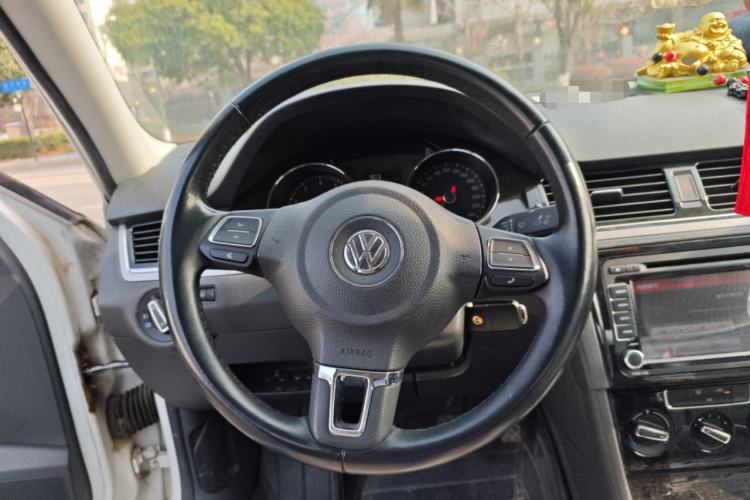 Used Volkswagen Bora 2015 Zhuihui Edition 1.6L Manual Comfort Model Steering Wheel