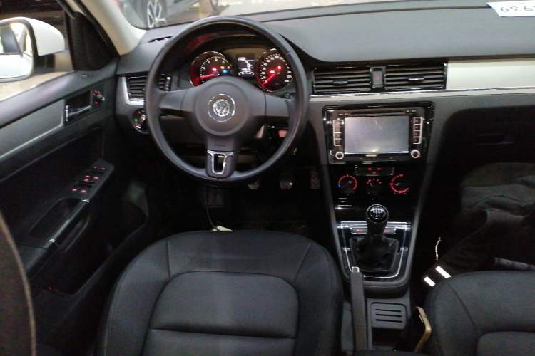 Used Volkswagen Bora 2015 Value Edition 1.6L Manual Fashionable Style Steering Wheel
