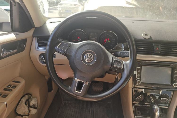 Used Volkswagen Bora 2015 Value Edition 1.6L Automatic Comfort Version Steering Wheel