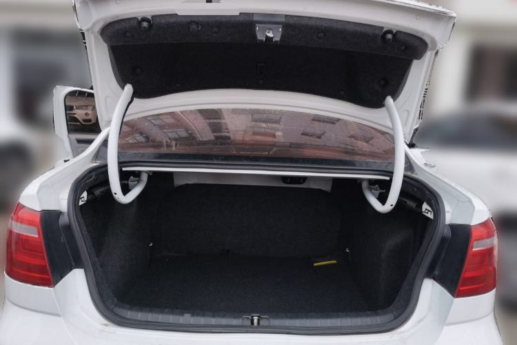 Used Volkswagen Bora 2015 Qihui Edition 1.6L Automatic Fashion Model Trunk