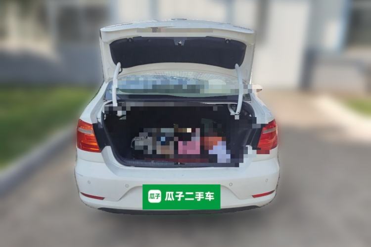 Used Volkswagen Bora 2015 Value Edition 1.6L Manual Fashionable Style Trunk