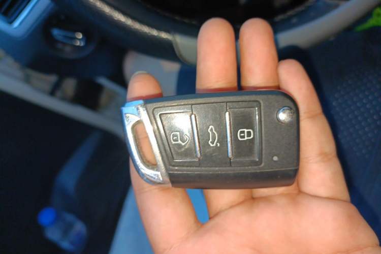 Used Volkswagen Bora 2015 Value Edition 1.6L Manual Fashionable Style Vehicle Key