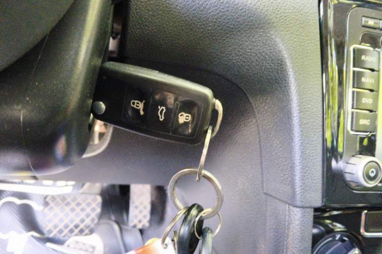 Used Volkswagen Bora 2015 Value Edition 1.6L Automatic Comfort Version Vehicle Key