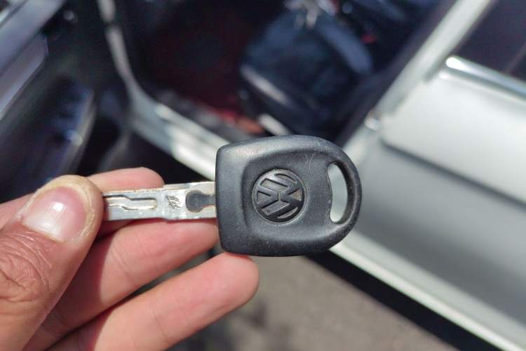 Used Volkswagen Bora 2015 Value Edition 1.6L Automatic Comfort Version Vehicle Key
