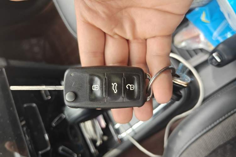 Used Volkswagen Bora 2015 Value Edition 1.6L Automatic Comfort Version Vehicle Key