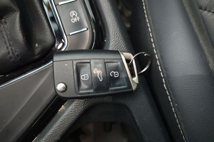 Used Volkswagen Bora 2015 Zhuihui Edition 1.6L Manual Comfort Model Vehicle Key