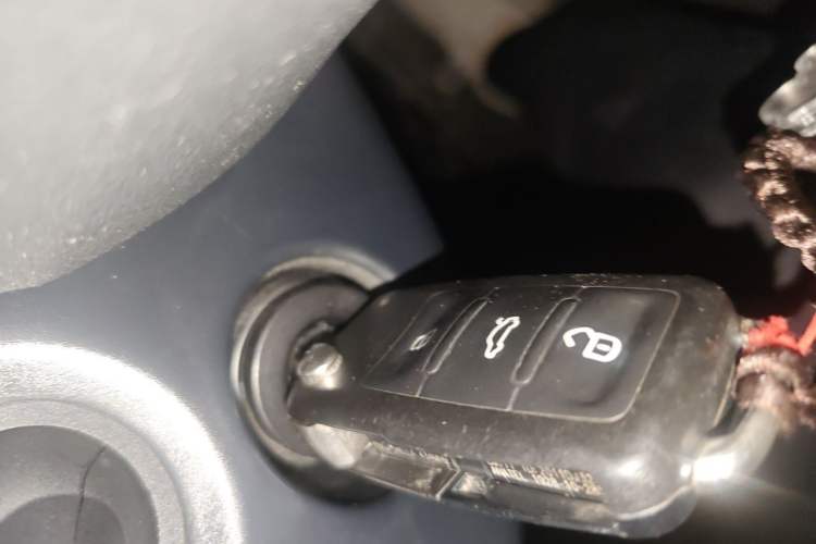 Used Volkswagen Bora 2015 Value Edition 1.6L Automatic Comfort Version Vehicle Key