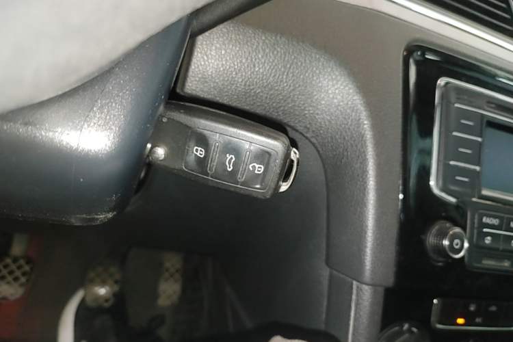 Used Volkswagen Bora 2015 Value Edition 1.6L Manual Fashionable Style Vehicle Key