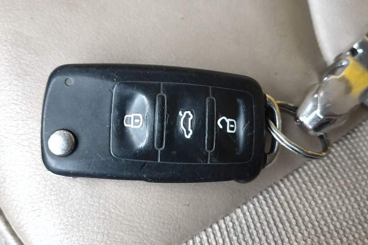 Used Volkswagen Bora 2015 Value Edition 1.6L Automatic Comfort Version Vehicle Key