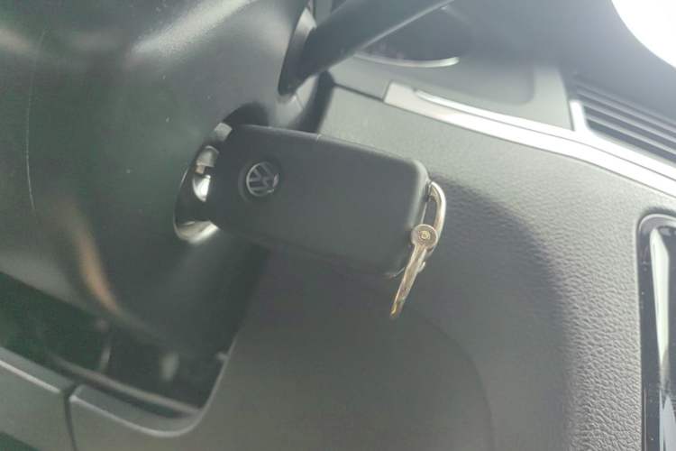 Used Volkswagen Bora 2015 Qihui Edition 1.6L Automatic Fashion Model Vehicle Key