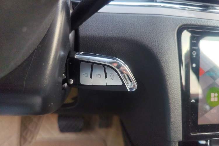 Used Volkswagen Bora 2015 Value Edition 1.6L Automatic Comfort Version Vehicle Key
