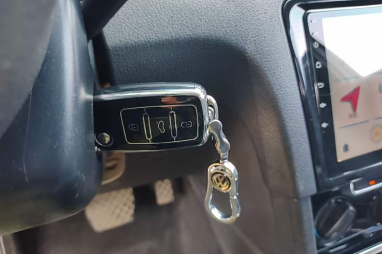 Used Volkswagen Bora 2015 Qihui Edition 1.6L Automatic Fashion Model Vehicle Key