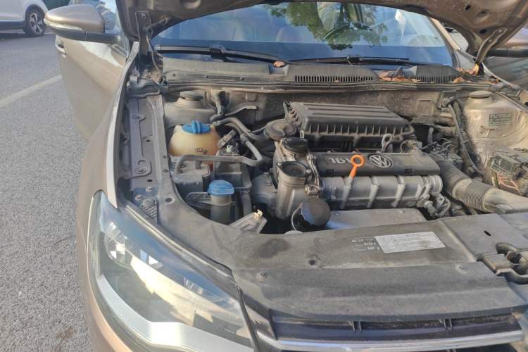 Used Volkswagen Bora 2015 Qihui Edition 1.6L Automatic Fashion Model Engine Bay Right