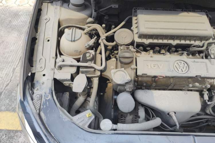 Used Volkswagen Bora 2015 Qihui Edition 1.6L Automatic Fashion Model Engine Bay Right