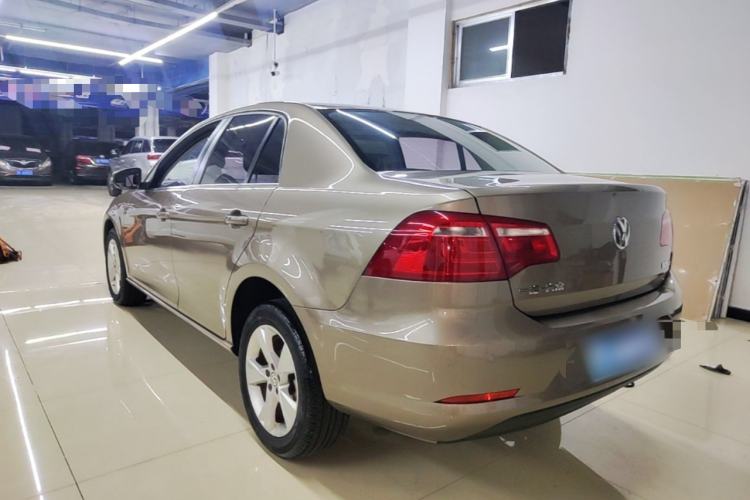 Used Volkswagen Bora 2015 Value Edition 1.6L Automatic Comfort Version Exterior 2