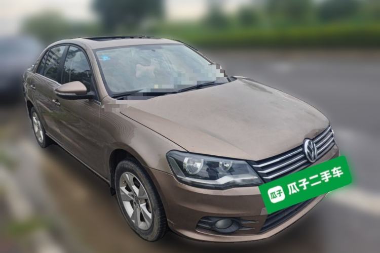 Used Volkswagen Bora 2015 Value Edition 1.6L Automatic Comfort Version Front Right 45 Deg