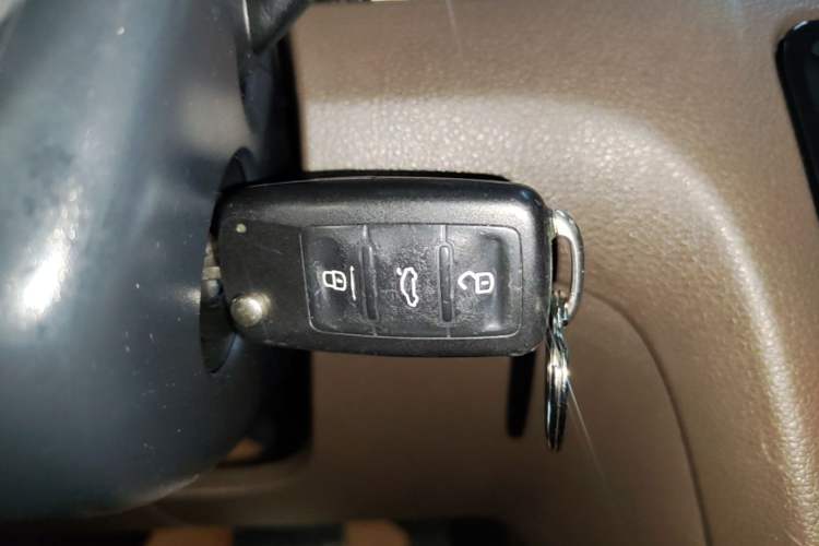 Used Volkswagen Bora 2015 Value Edition 1.6L Automatic Comfort Version Interior 1