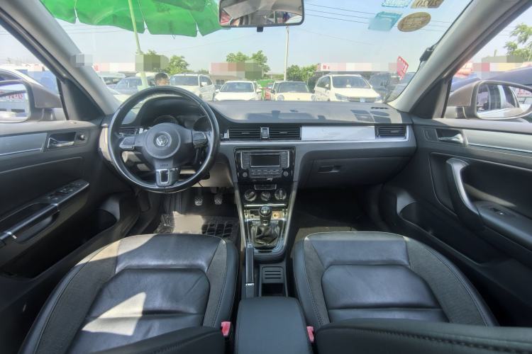 Used Volkswagen Bora 2015 Zhuihui Edition 1.6L Manual Comfort Model Interior 3