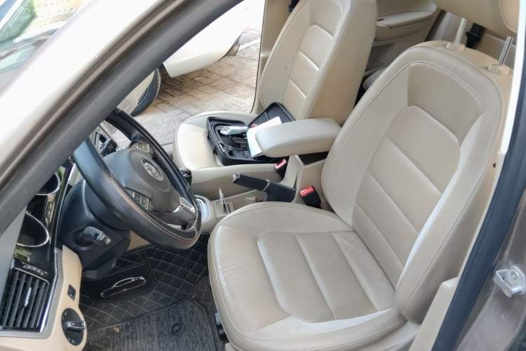 Used Volkswagen Bora 2015 Zhuihui Edition 1.6L Manual Comfort Model Left Front Seat