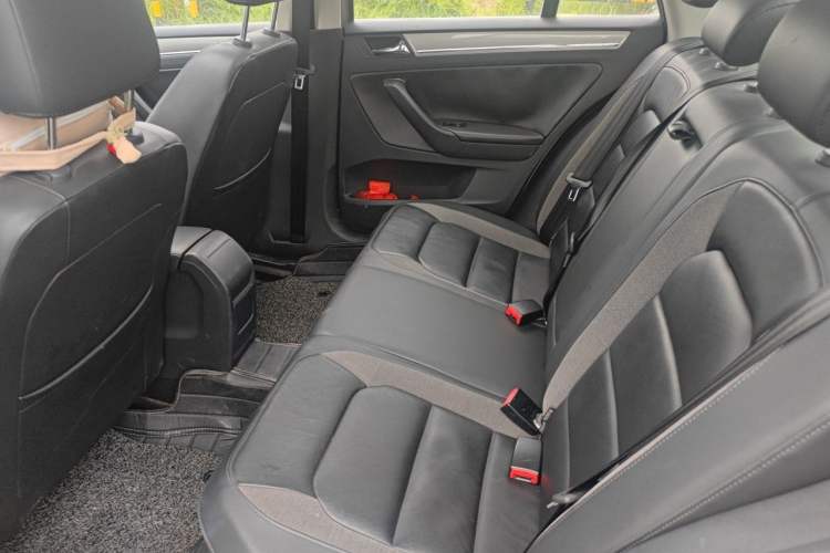 Used Volkswagen Bora 2015 Value Edition 1.6L Automatic Comfort Version Left Rear Seat