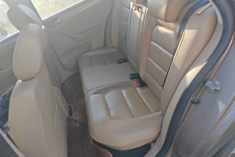 Used Volkswagen Bora 2015 Qihui Edition 1.6L Automatic Fashion Model Left Rear Seat