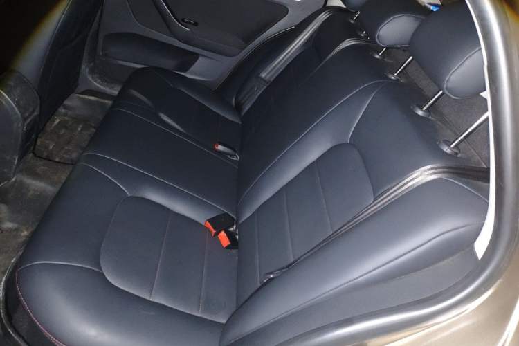Used Volkswagen Bora 2015 Qihui Edition 1.6L Automatic Fashion Model Left Rear Seat