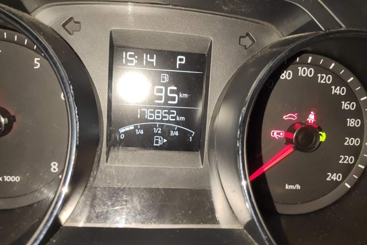 Used Volkswagen Bora 2015 Qihui Edition 1.6L Automatic Fashion Model Odometer Close Up