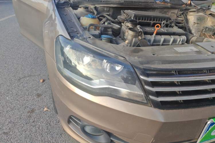 Used Volkswagen Bora 2015 Qihui Edition 1.6L Automatic Fashion Model Right Front Headlight