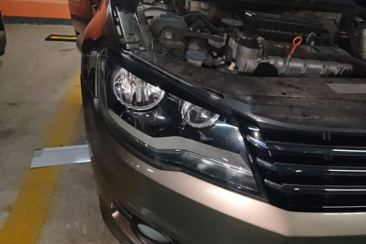 Used Volkswagen Bora 2015 Qihui Edition 1.6L Automatic Fashion Model Right Front Headlight