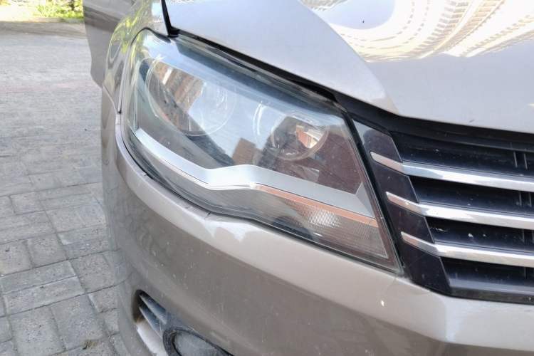 Used Volkswagen Bora 2015 Zhuihui Edition 1.6L Manual Comfort Model Right Front Headlight