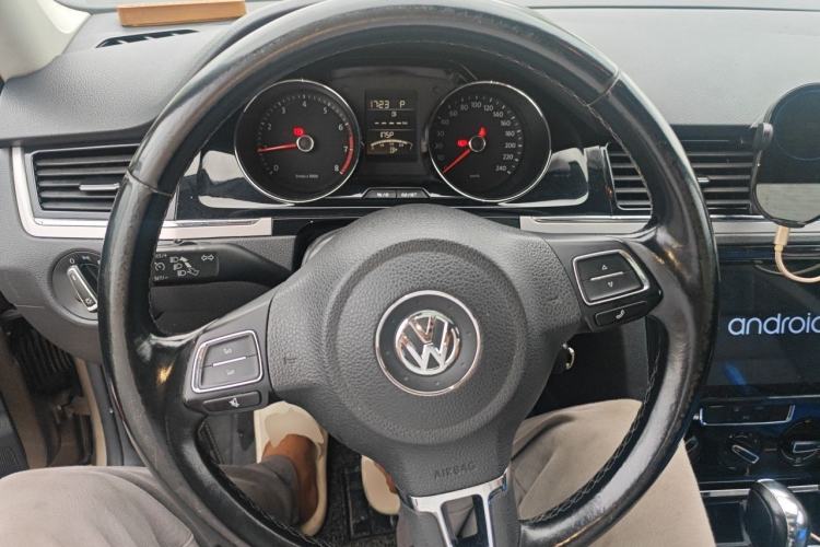 Used Volkswagen Bora 2015 Value Edition 1.6L Automatic Comfort Version Steering Wheel