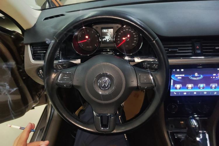 Used Volkswagen Bora 2015 Value Edition 1.6L Automatic Comfort Version Steering Wheel
