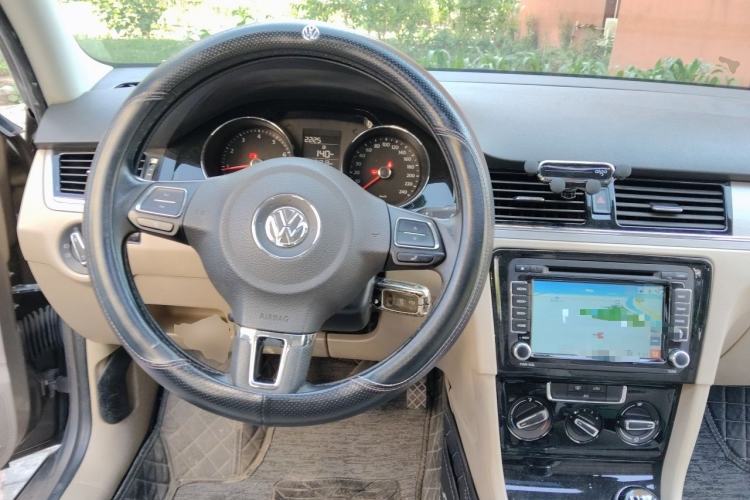 Used Volkswagen Bora 2015 Zhuihui Edition 1.6L Manual Comfort Model Steering Wheel
