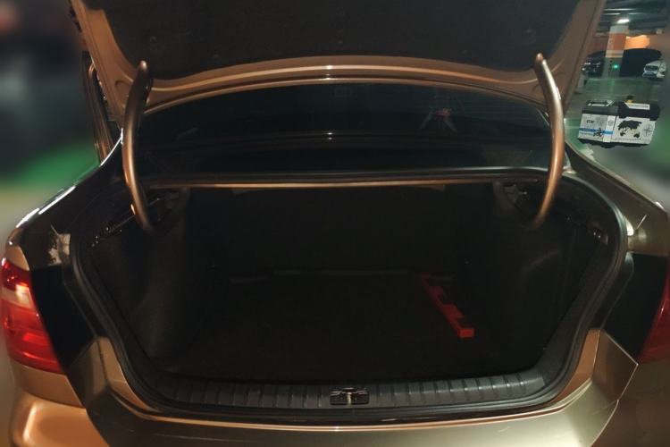 Used Volkswagen Bora 2015 Qihui Edition 1.6L Automatic Fashion Model Trunk