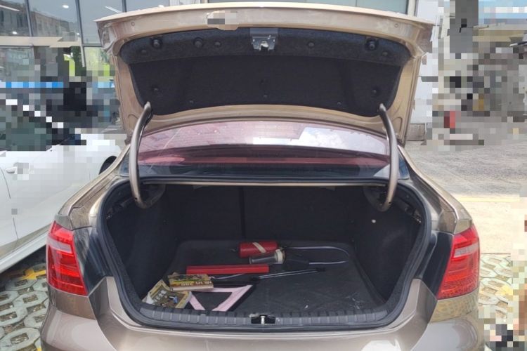 Used Volkswagen Bora 2015 Qihui Edition 1.6L Automatic Fashion Model Trunk
