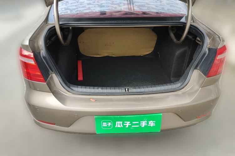 Used Volkswagen Bora 2015 Qihui Edition 1.6L Automatic Fashion Model Trunk