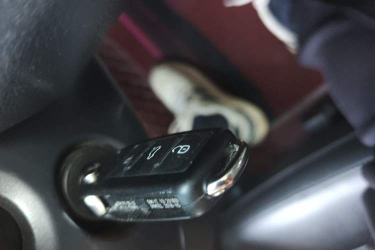 Used Volkswagen Bora 2015 Value Edition 1.6L Automatic Comfort Version Vehicle Key