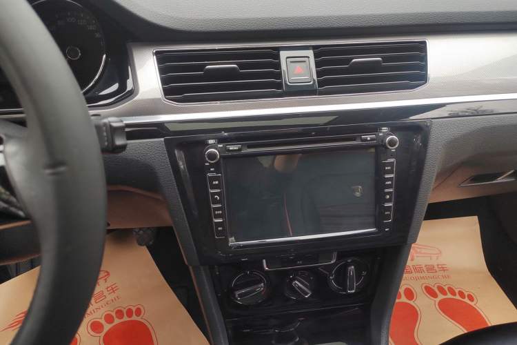 Used Volkswagen Bora 2016 1.6L Manual Comfort Model Audio And AC Panel
