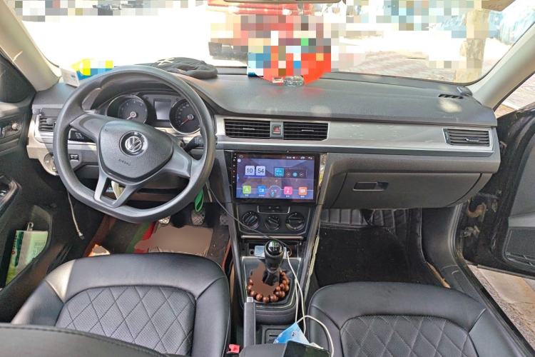 Used Volkswagen Bora 2016 1.6L Manual Fashion Edition Center Console