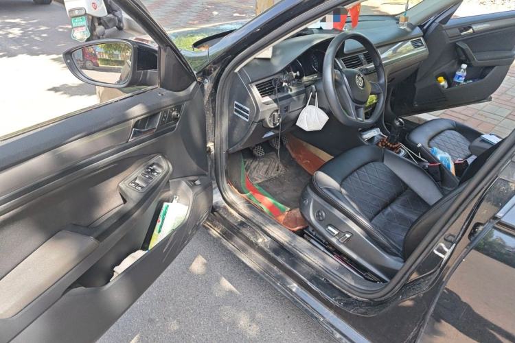 Used Volkswagen Bora 2016 1.6L Manual Fashion Edition Driver Seat