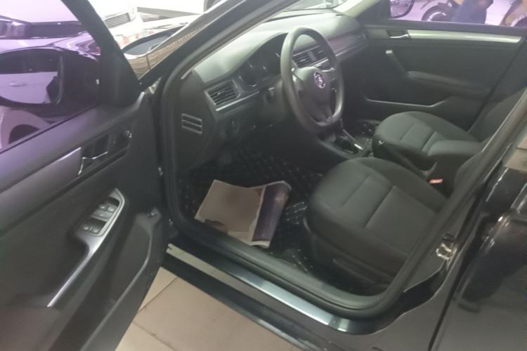 Used Volkswagen Bora 2016 1.6L Automatic Fashion Model Driver Seat
