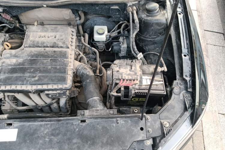 Used Volkswagen Bora 2016 1.6L Manual Fashion Edition Engine Bay Left